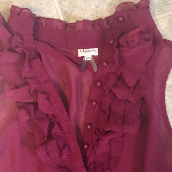 Sheer raspberry sleeveless blouse - Picture 3 of 3